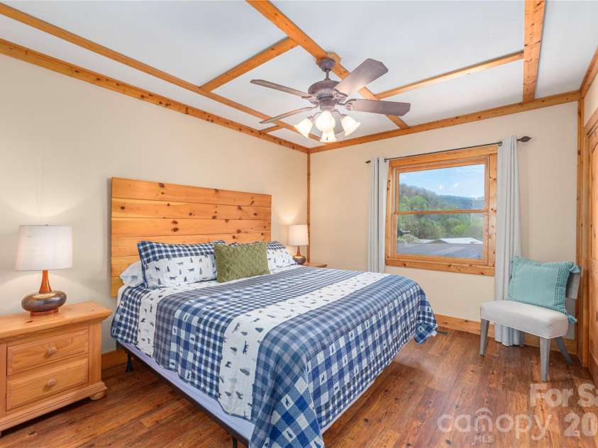 129 Valley Creek Drive, Maggie Valley, NC 28751.  MLS# CAR4363296, YatesRealty ID 14056. 