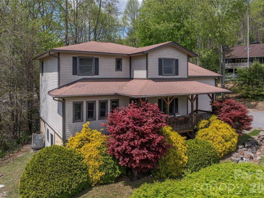 129 Valley Creek Drive, Maggie Valley, NC 28751.  MLS# CAR4363296, YatesRealty ID 14056. 