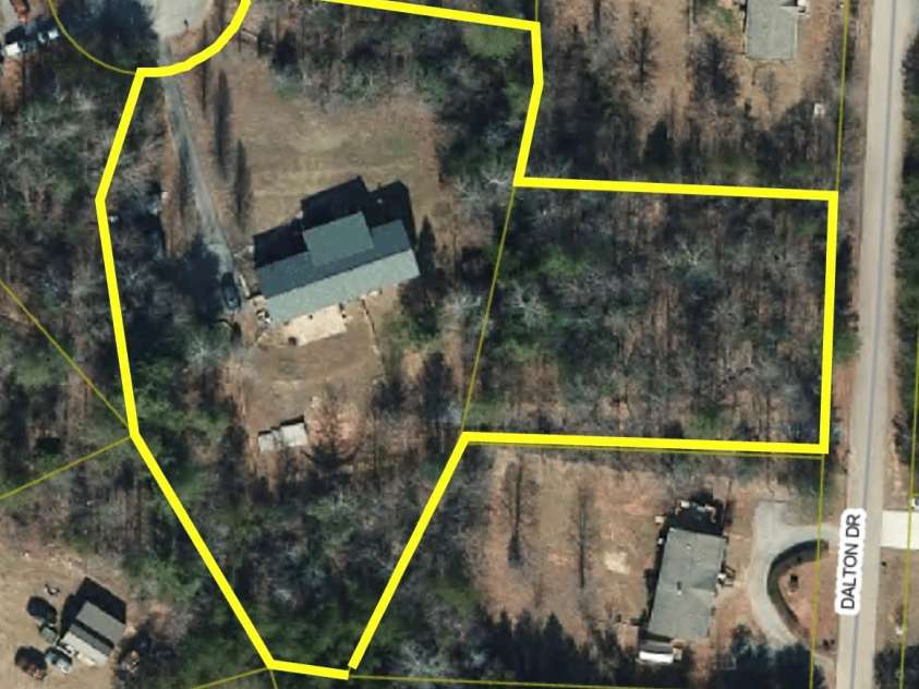 3053 Dalton Drive, Morganton, NC 28655.  MLS# CAR4248124, YatesRealty ID 14057. 