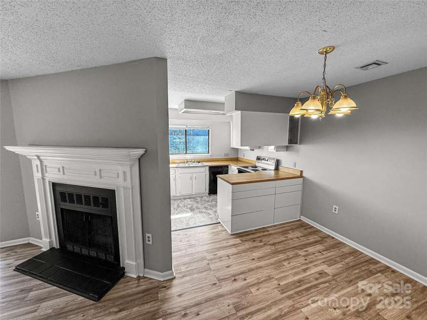 4824 Spring Lake Drive, Charlotte, NC 28212.  MLS# CAR4227161, YatesRealty ID 14058. 