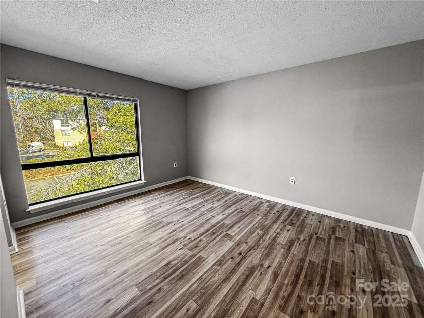 4824 Spring Lake Drive, Charlotte, NC 28212.  MLS# CAR4227161, YatesRealty ID 14058. 
