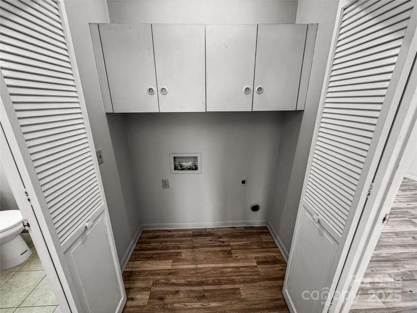 4824 Spring Lake Drive, Charlotte, NC 28212.  MLS# CAR4227161, YatesRealty ID 14058. 