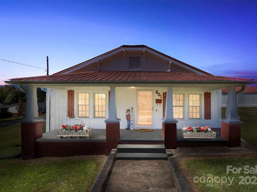 601 12th Street, Bessemer City, NC 28016.  MLS# CAR4312531, YatesRealty ID 14058. 