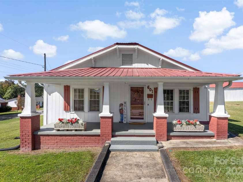 601 12th Street, Bessemer City, NC 28016.  MLS# CAR4312531, YatesRealty ID 14058. 