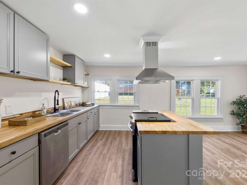 601 12th Street, Bessemer City, NC 28016.  MLS# CAR4312531, YatesRealty ID 14058. 