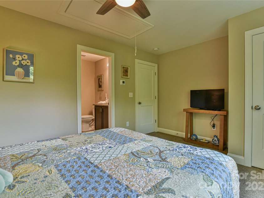 140 Atlantic Falls Trail, Black Mountain, NC 28711.  MLS# CAR4258087, YatesRealty ID 14059. 2nd Bedroom Ensuite on Upper Level