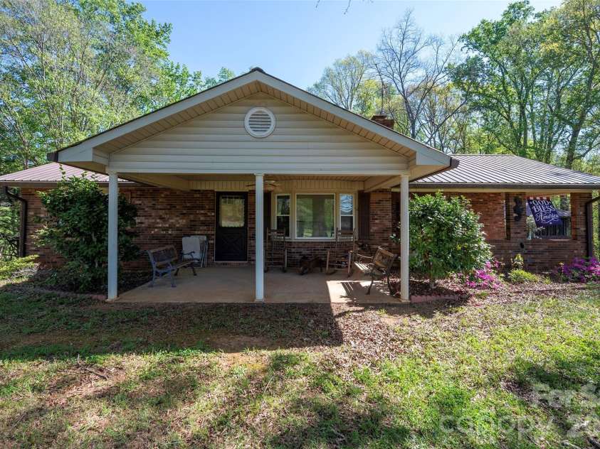 1336 Chinn Lane, Yadkinville, NC 27055.  MLS# CAR4369727, YatesRealty ID 14060. 