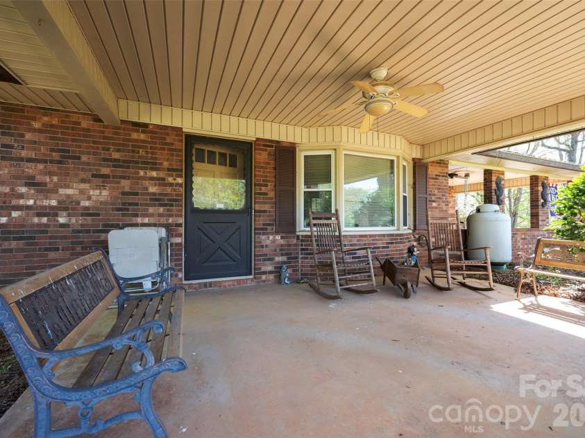 1336 Chinn Lane, Yadkinville, NC 27055.  MLS# CAR4369727, YatesRealty ID 14060. 