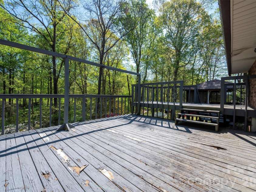 1336 Chinn Lane, Yadkinville, NC 27055.  MLS# CAR4369727, YatesRealty ID 14060. 