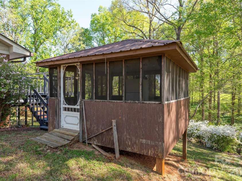 1336 Chinn Lane, Yadkinville, NC 27055.  MLS# CAR4369727, YatesRealty ID 14060. 