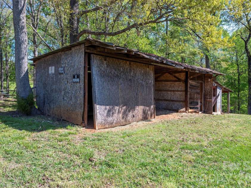 1336 Chinn Lane, Yadkinville, NC 27055.  MLS# CAR4369727, YatesRealty ID 14060. 