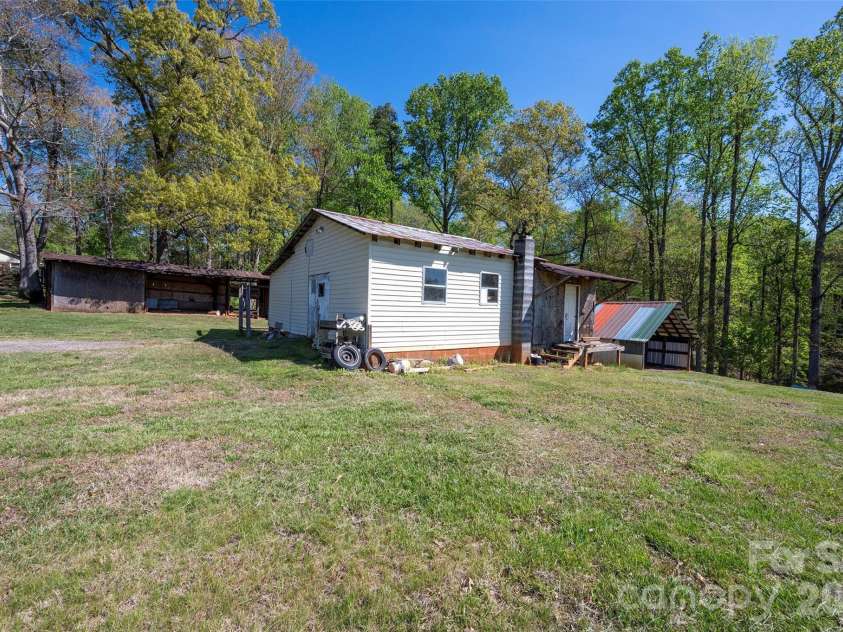 1336 Chinn Lane, Yadkinville, NC 27055.  MLS# CAR4369727, YatesRealty ID 14060. 