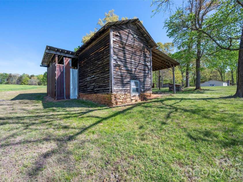 1336 Chinn Lane, Yadkinville, NC 27055.  MLS# CAR4369727, YatesRealty ID 14060. 