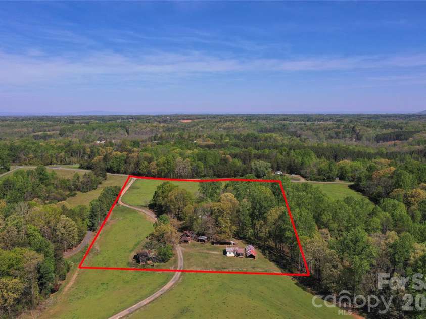 1336 Chinn Lane, Yadkinville, NC 27055.  MLS# CAR4369727, YatesRealty ID 14060. 