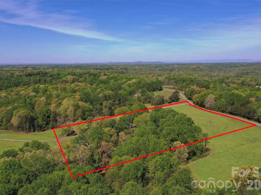 1336 Chinn Lane, Yadkinville, NC 27055.  MLS# CAR4369727, YatesRealty ID 14060. 
