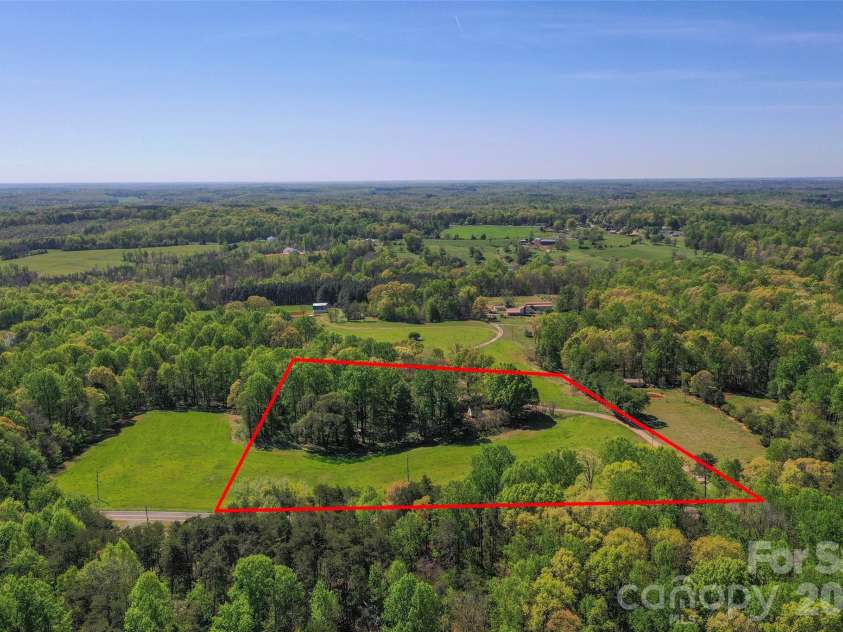 1336 Chinn Lane, Yadkinville, NC 27055.  MLS# CAR4369727, YatesRealty ID 14060. 