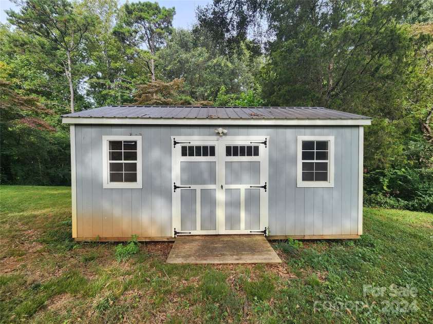 511 Colorado Trail, Lincolnton, NC 28092.  MLS# CAR4182973, YatesRealty ID 14060. 