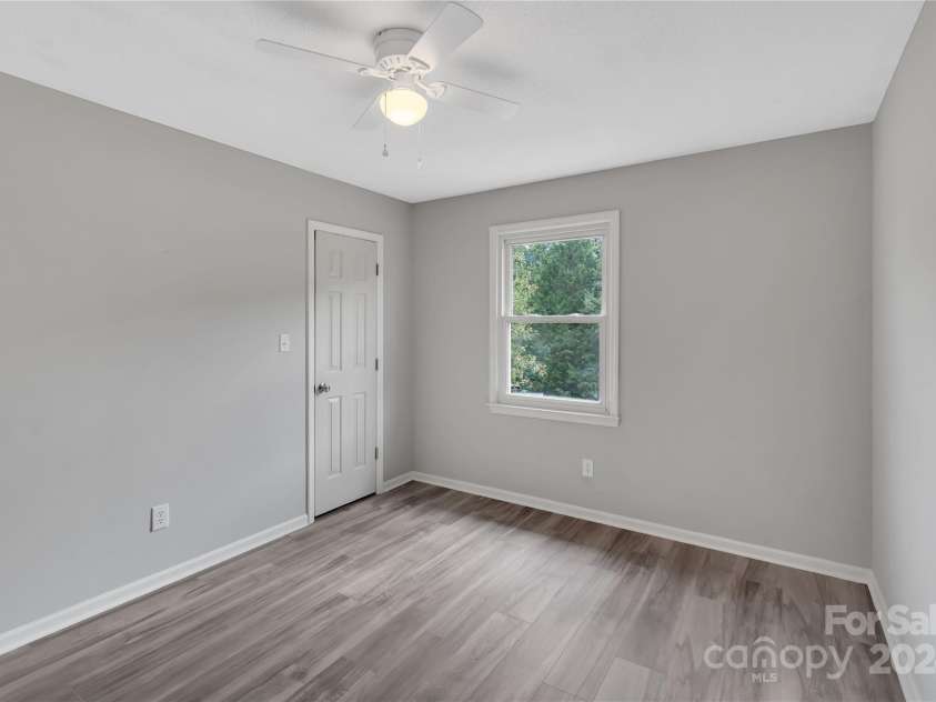 511 Colorado Trail, Lincolnton, NC 28092.  MLS# CAR4182973, YatesRealty ID 14060. 