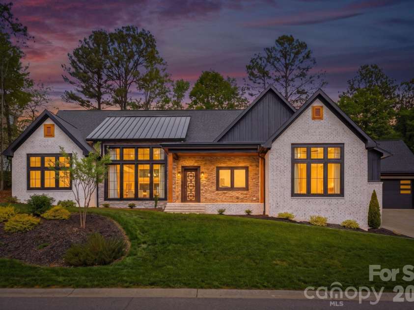 1462 Winged Foot Drive, Denver, NC 28037.  MLS# CAR4371870, YatesRealty ID 14061. 
