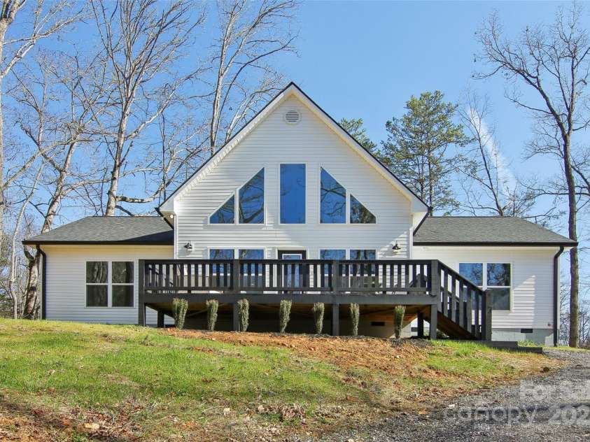 210 Oak Grove Road, Bryson City, NC 28713.  MLS# CAR4293281, YatesRealty ID 14062. 