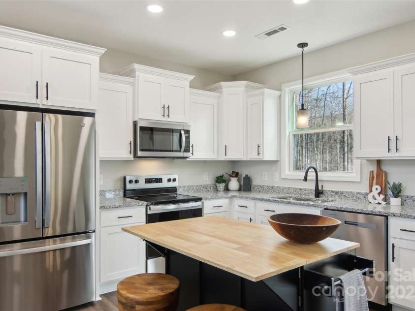 210 Oak Grove Road, Bryson City, NC 28713.  MLS# CAR4293281, YatesRealty ID 14062. 