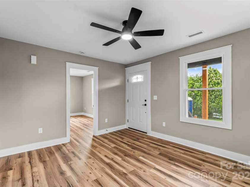 320 Pine Street, Maiden, NC 28650.  MLS# CAR4260600, YatesRealty ID 14063. 