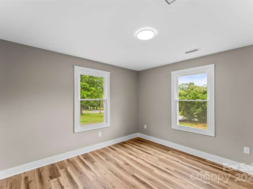 320 Pine Street, Maiden, NC 28650.  MLS# CAR4260600, YatesRealty ID 14063. 