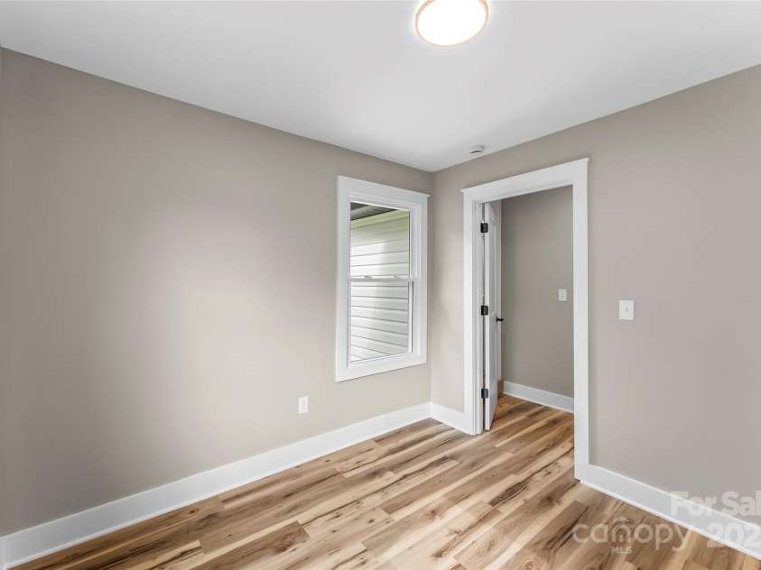 320 Pine Street, Maiden, NC 28650.  MLS# CAR4260600, YatesRealty ID 14063. 