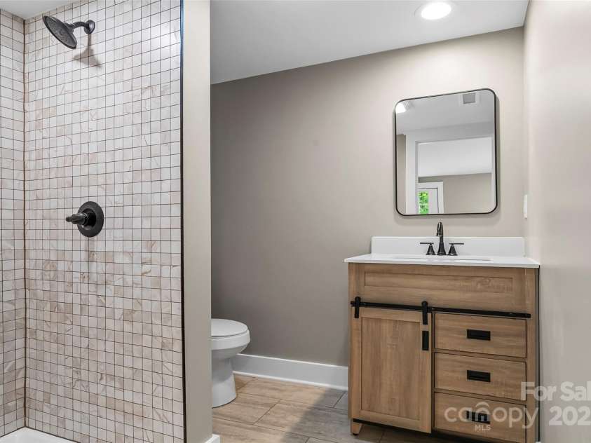 320 Pine Street, Maiden, NC 28650.  MLS# CAR4260600, YatesRealty ID 14063. 