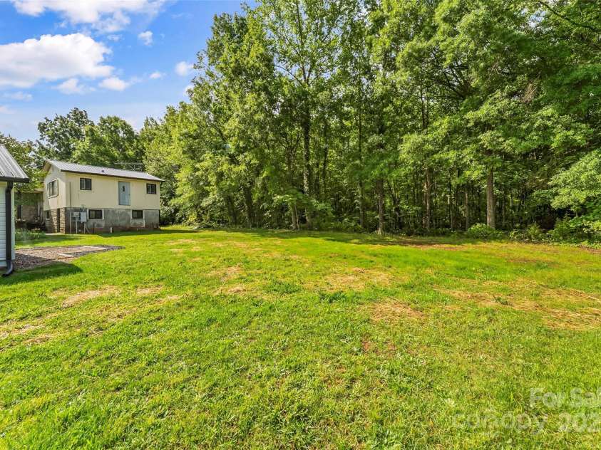 320 Pine Street, Maiden, NC 28650.  MLS# CAR4260600, YatesRealty ID 14063. 