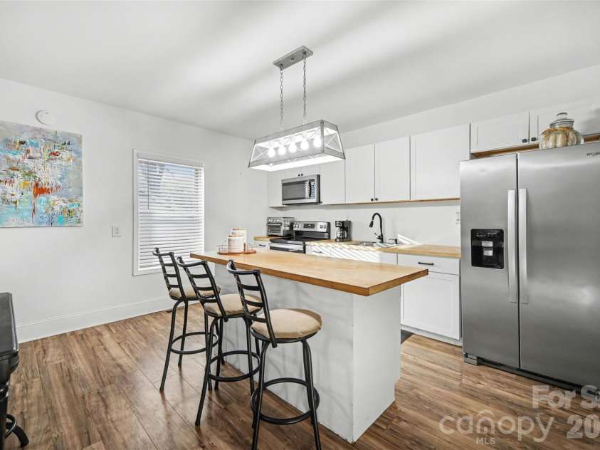 918 8th Street, Lancaster, SC 29720.  MLS# CAR4350449, YatesRealty ID 14063. Kitchen