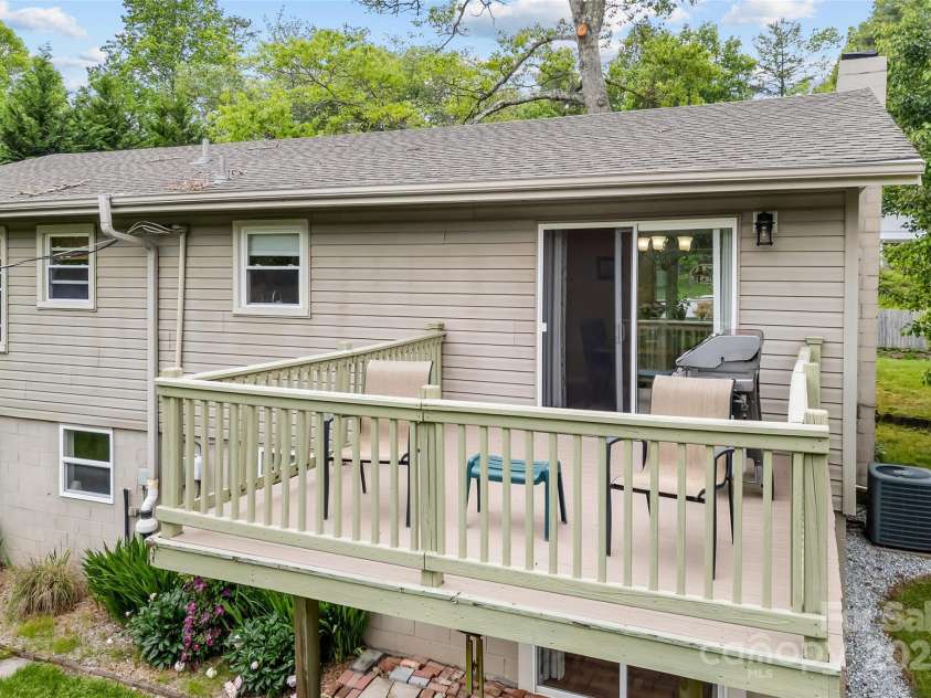 1214 See Off Mountain Road, Brevard, NC 28712.  MLS# CAR4257276, YatesRealty ID 14064. 