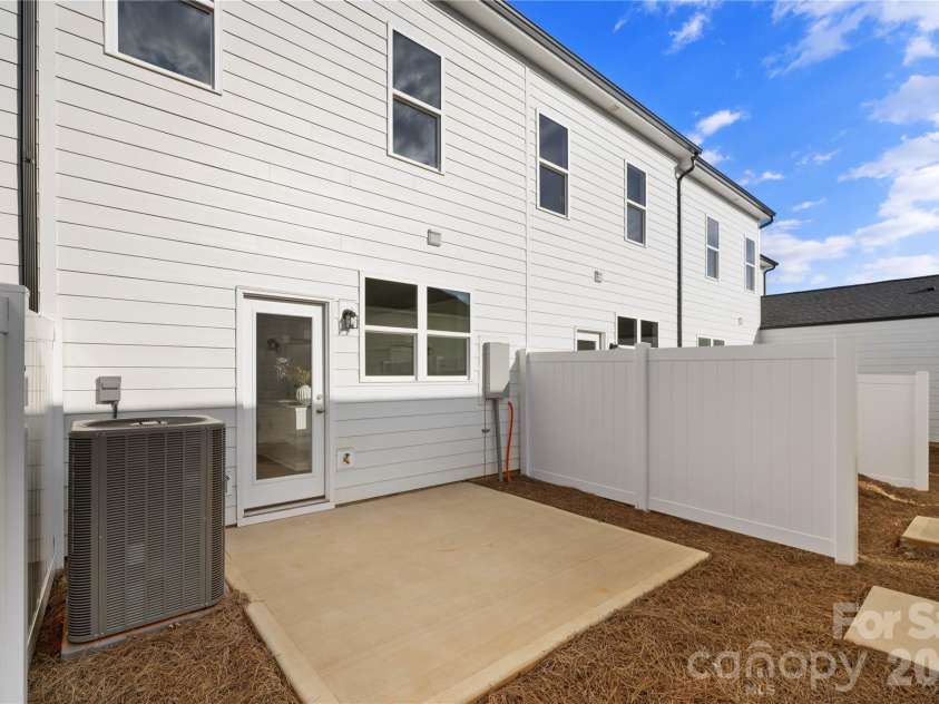 7017 Antigo Drive, Huntersville, NC 28078.  MLS# CAR4362926, YatesRealty ID 14065. Photos are representational