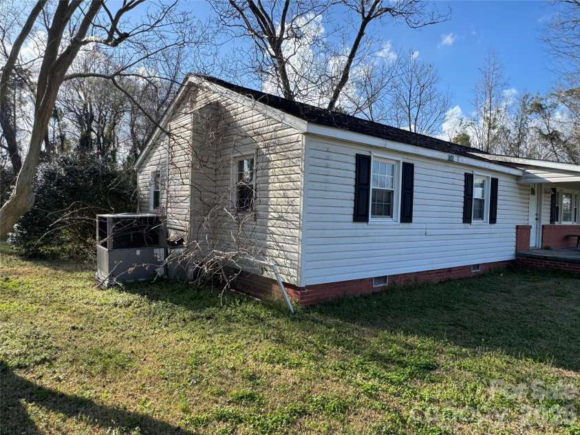1097 Joe Brown Highway, Chadbourn, NC 28431.  MLS# CAR4361393, YatesRealty ID 14066. 
