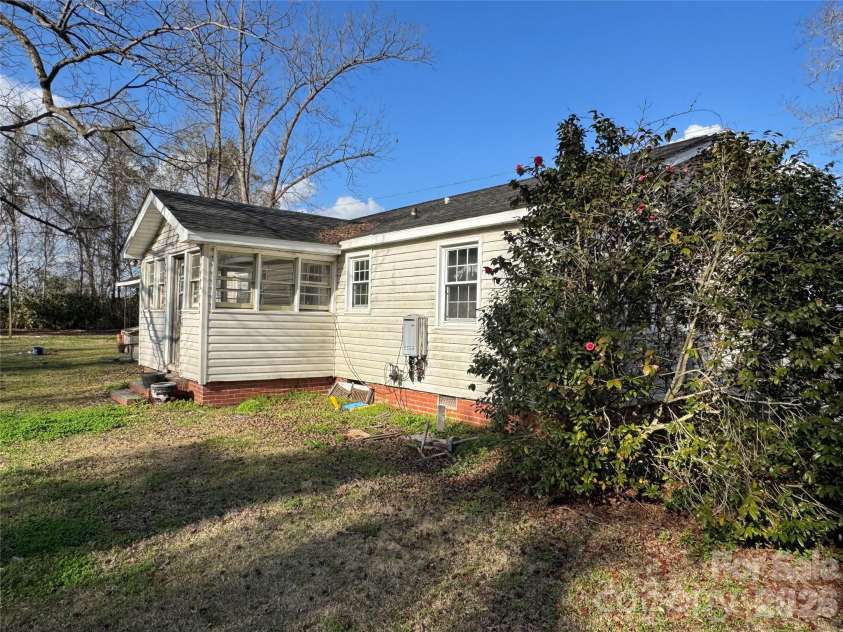 1097 Joe Brown Highway, Chadbourn, NC 28431.  MLS# CAR4361393, YatesRealty ID 14066. 