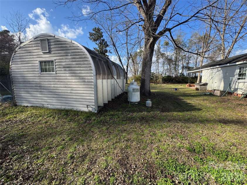 1097 Joe Brown Highway, Chadbourn, NC 28431.  MLS# CAR4361393, YatesRealty ID 14066. 