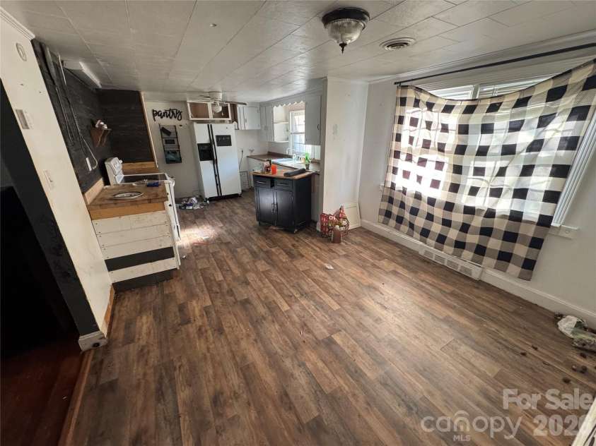 1097 Joe Brown Highway, Chadbourn, NC 28431.  MLS# CAR4361393, YatesRealty ID 14066. 