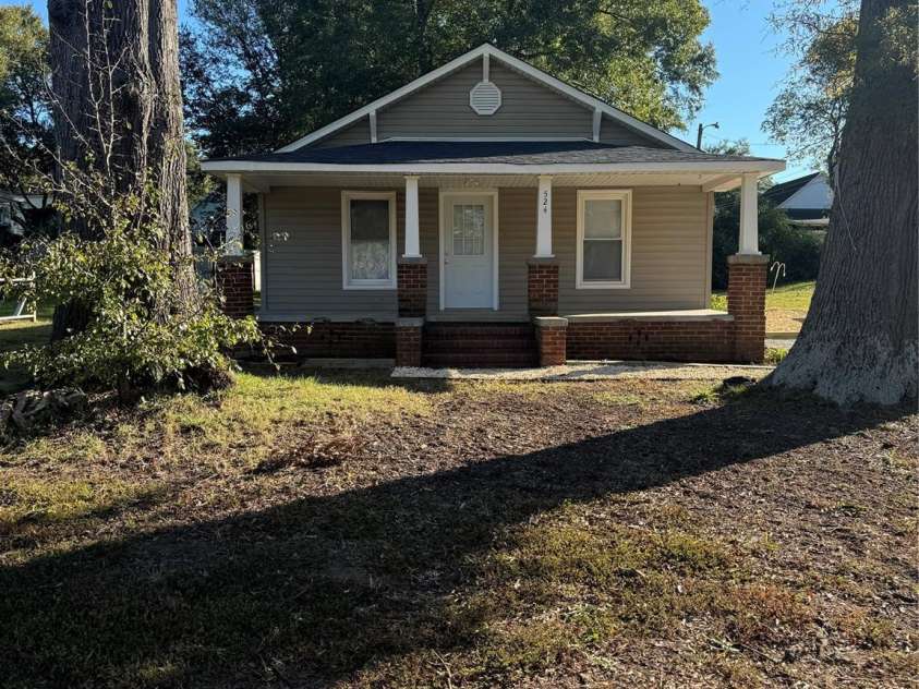 524 Railroad Drive, Concord, NC 28025.  MLS# CAR4260614, YatesRealty ID 14066. Front of House