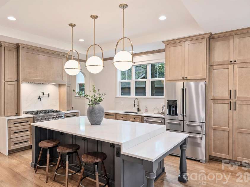 4001 Carmel Forest Drive, Charlotte, NC 28226.  MLS# CAR4369189, YatesRealty ID 14067. 