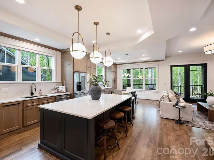 4001 Carmel Forest Drive, Charlotte, NC 28226.  MLS# CAR4369189, YatesRealty ID 14067. 