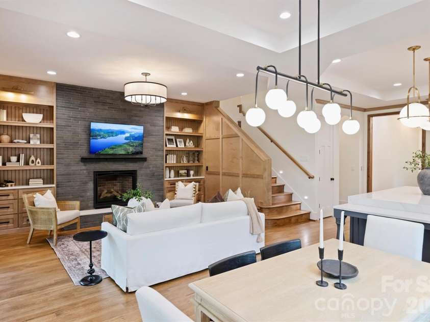 4001 Carmel Forest Drive, Charlotte, NC 28226.  MLS# CAR4369189, YatesRealty ID 14067. 