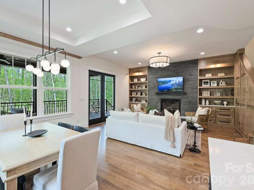4001 Carmel Forest Drive, Charlotte, NC 28226.  MLS# CAR4369189, YatesRealty ID 14067. 