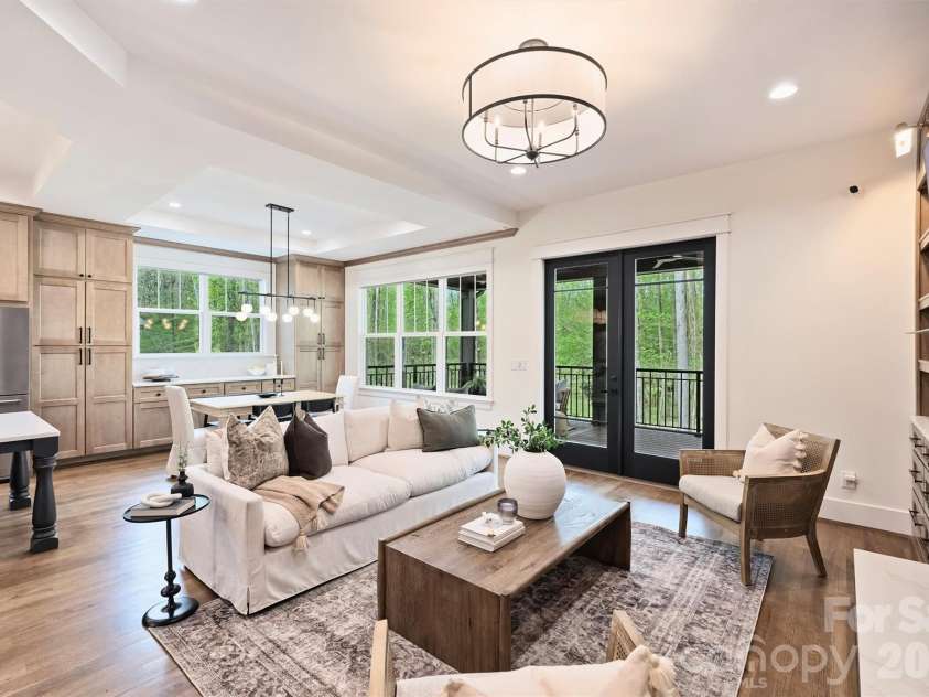 4001 Carmel Forest Drive, Charlotte, NC 28226.  MLS# CAR4369189, YatesRealty ID 14067. 