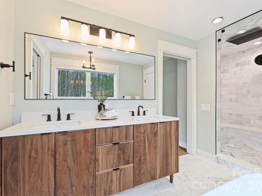 4001 Carmel Forest Drive, Charlotte, NC 28226.  MLS# CAR4369189, YatesRealty ID 14067. 