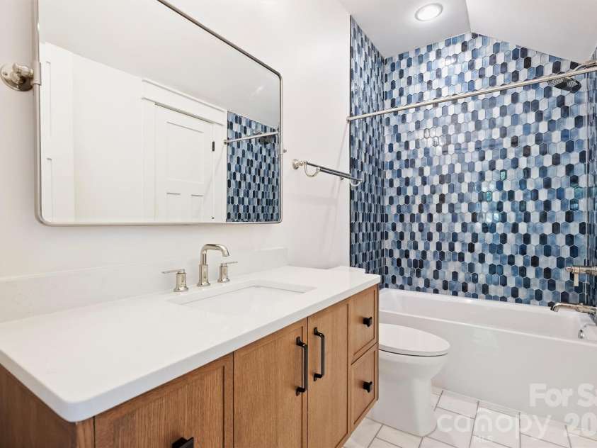 4001 Carmel Forest Drive, Charlotte, NC 28226.  MLS# CAR4369189, YatesRealty ID 14067. 