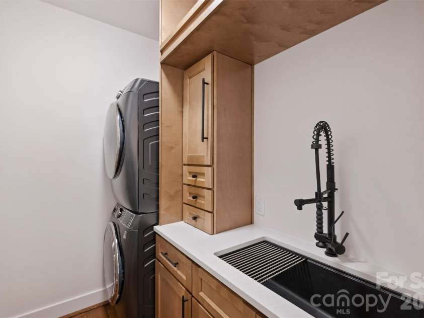4001 Carmel Forest Drive, Charlotte, NC 28226.  MLS# CAR4369189, YatesRealty ID 14067. 