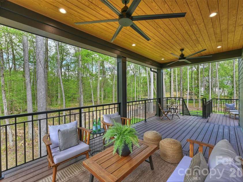 4001 Carmel Forest Drive, Charlotte, NC 28226.  MLS# CAR4369189, YatesRealty ID 14067. 