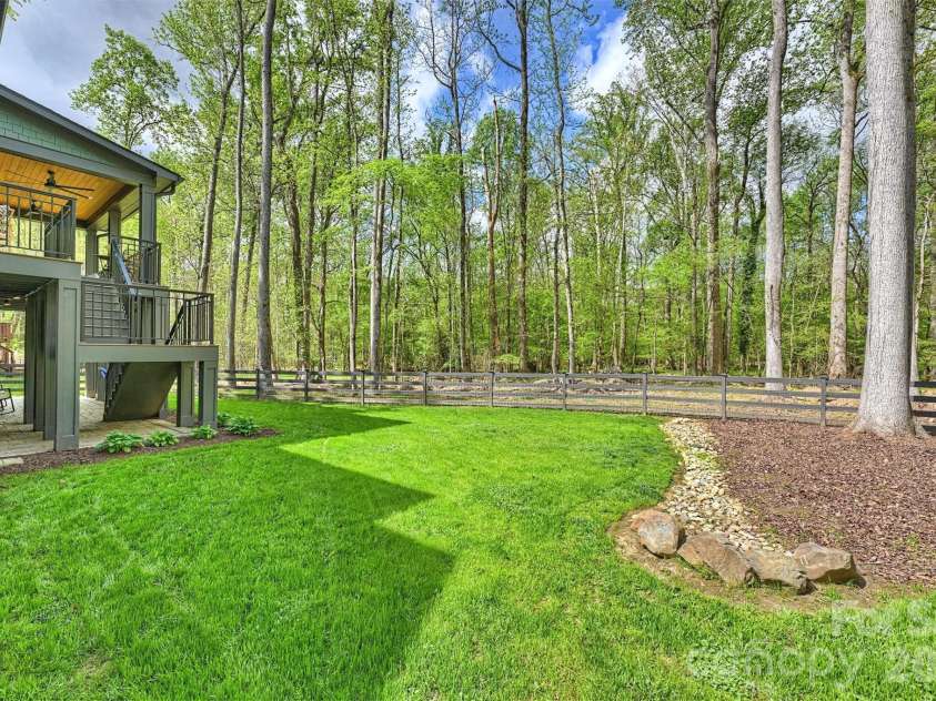 4001 Carmel Forest Drive, Charlotte, NC 28226.  MLS# CAR4369189, YatesRealty ID 14067. 