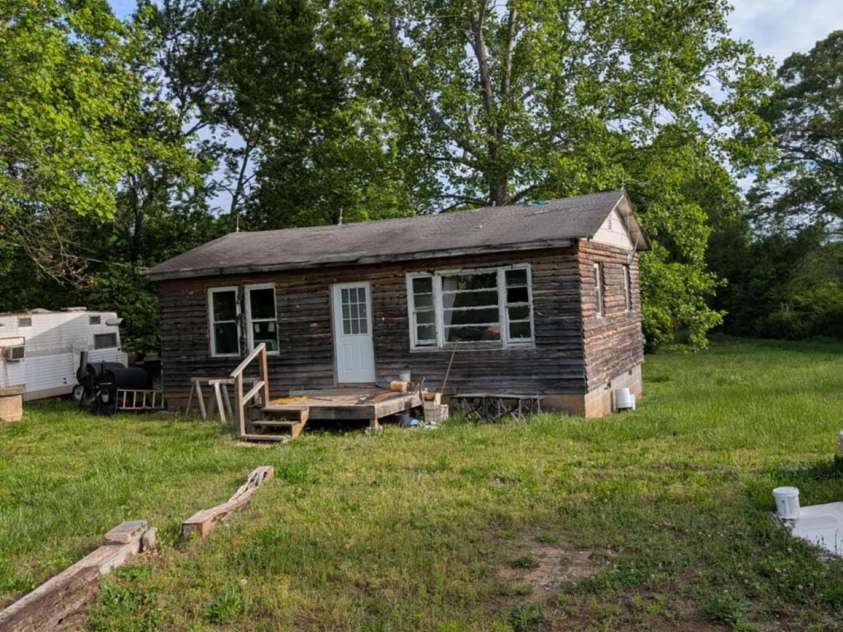 5040 Fairview Church Road, Lincolnton, NC 28092.  MLS# CAR4260367, YatesRealty ID 14068. 