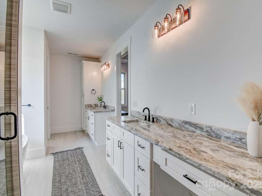 17 Skylar Lane, Mills River, NC 28759.  MLS# CAR4132888, YatesRealty ID 1407. 